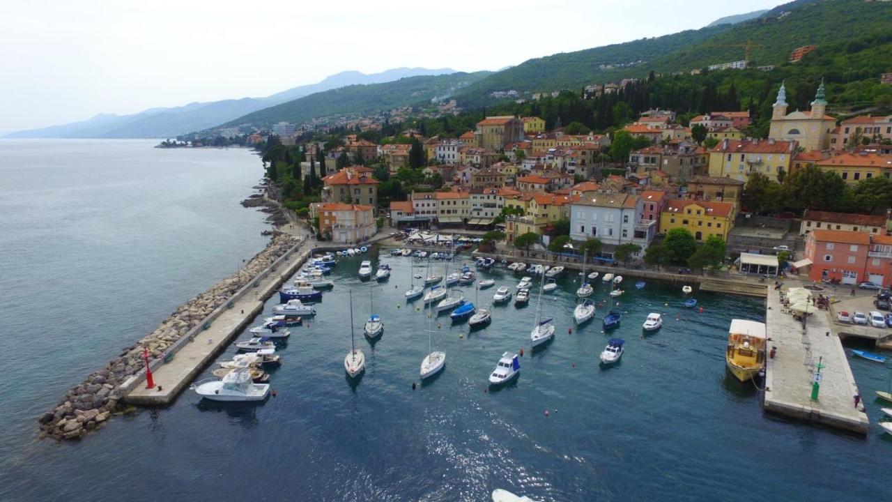 Apartments Matacin With Sea View Opatija Extérieur photo