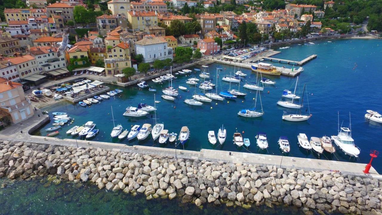 Apartments Matacin With Sea View Opatija Extérieur photo