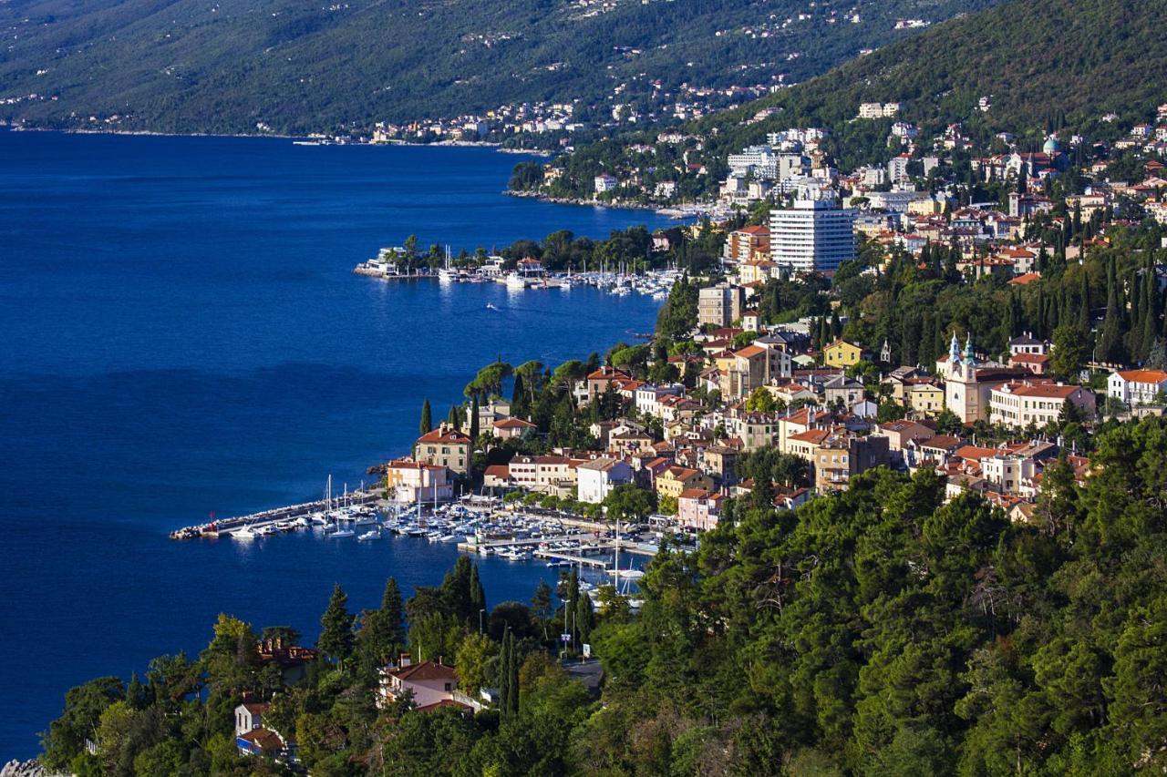 Apartments Matacin With Sea View Opatija Extérieur photo