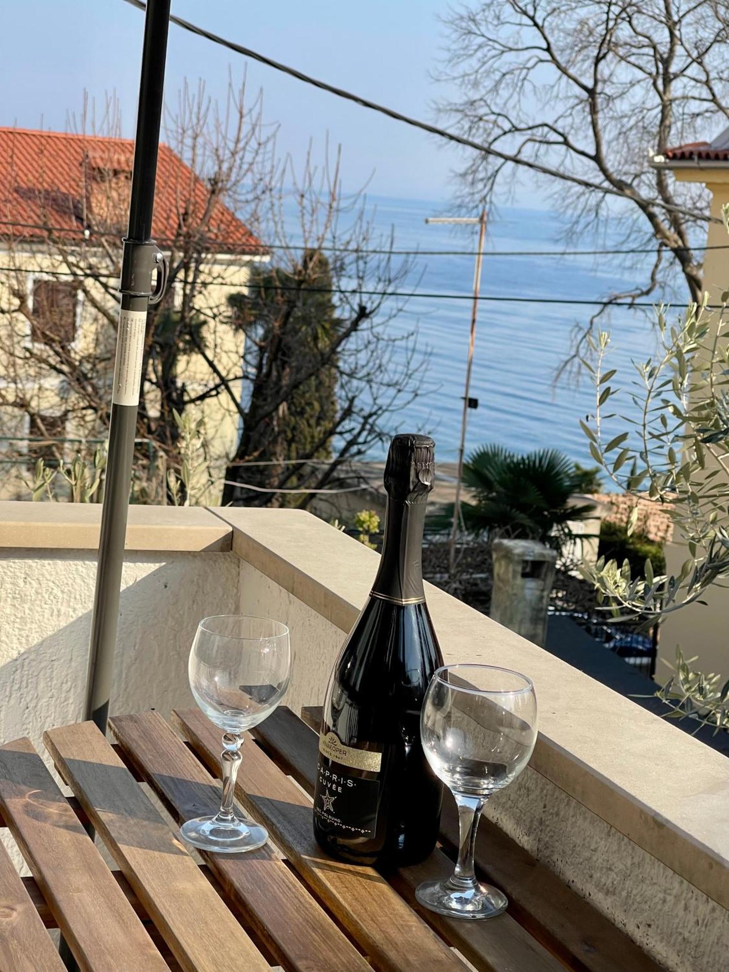 Apartments Matacin With Sea View Opatija Chambre photo