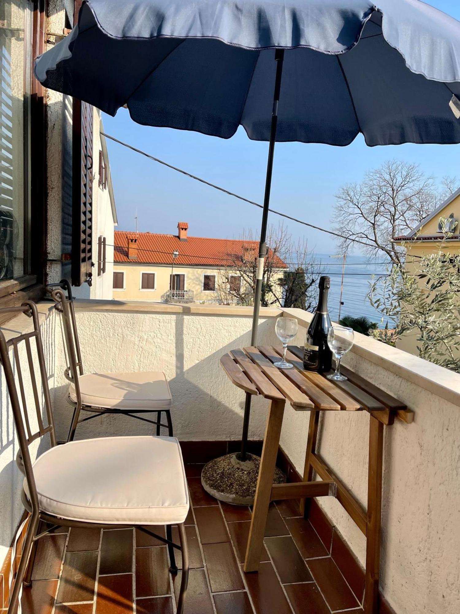 Apartments Matacin With Sea View Opatija Chambre photo