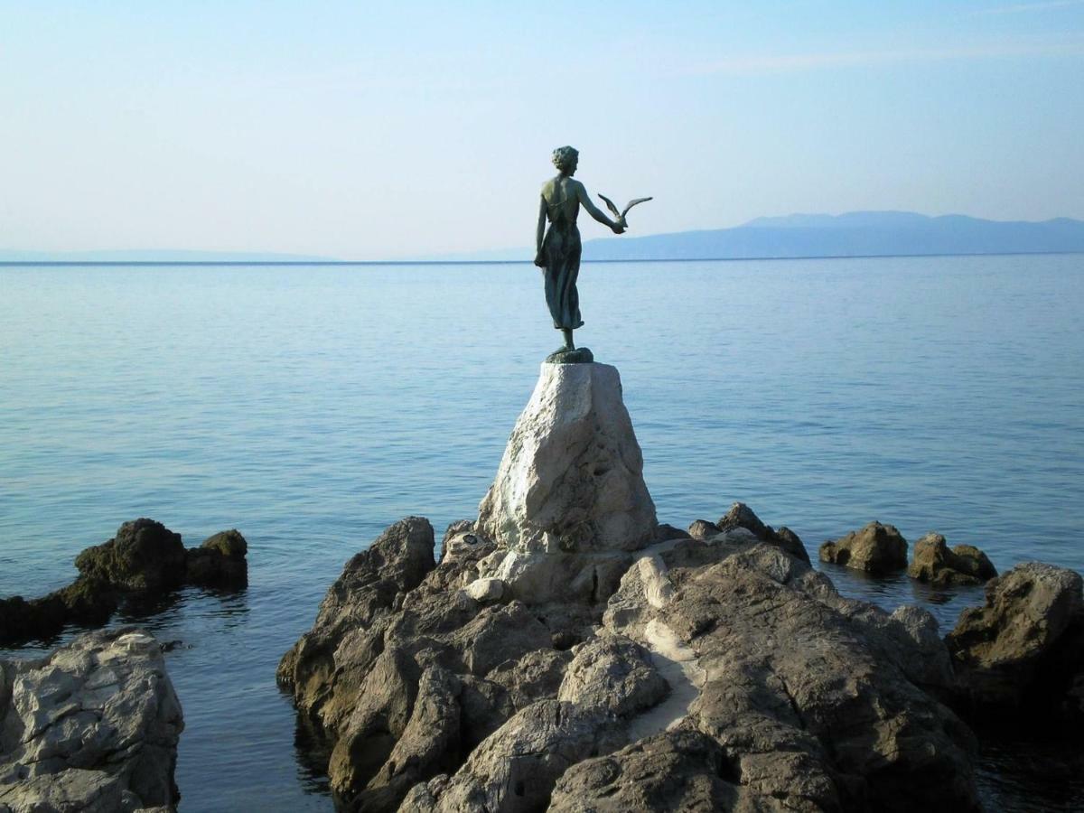 Apartments Matacin With Sea View Opatija Extérieur photo